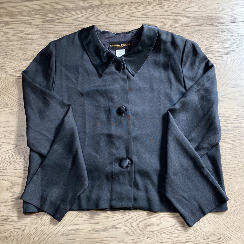 Donna Ricco Lined Black Silky Collar Jacket Buttons Size 8 Made in USA